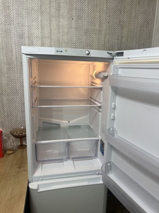 Продам холодильник Индезит