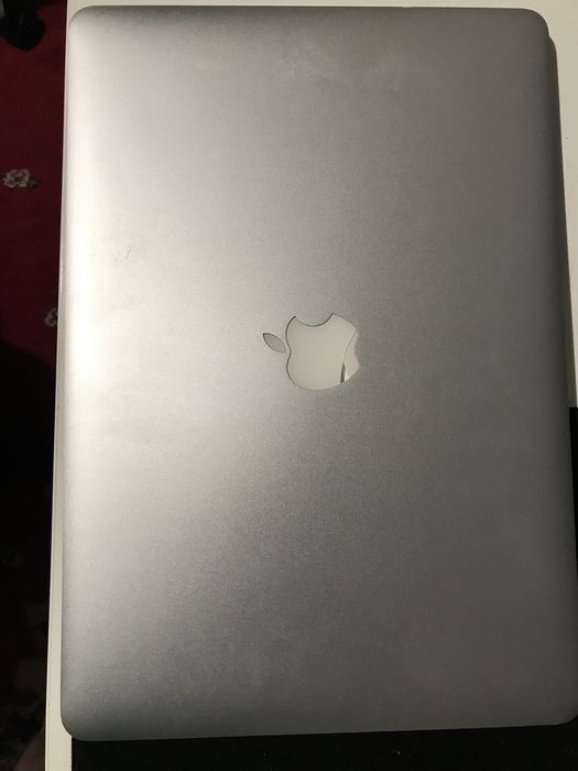 MacBook Pro 15.4 inch 8GB RAM i7 256 GB