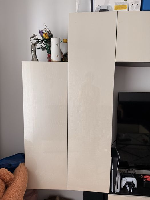 Vand mobila living/sufragerie