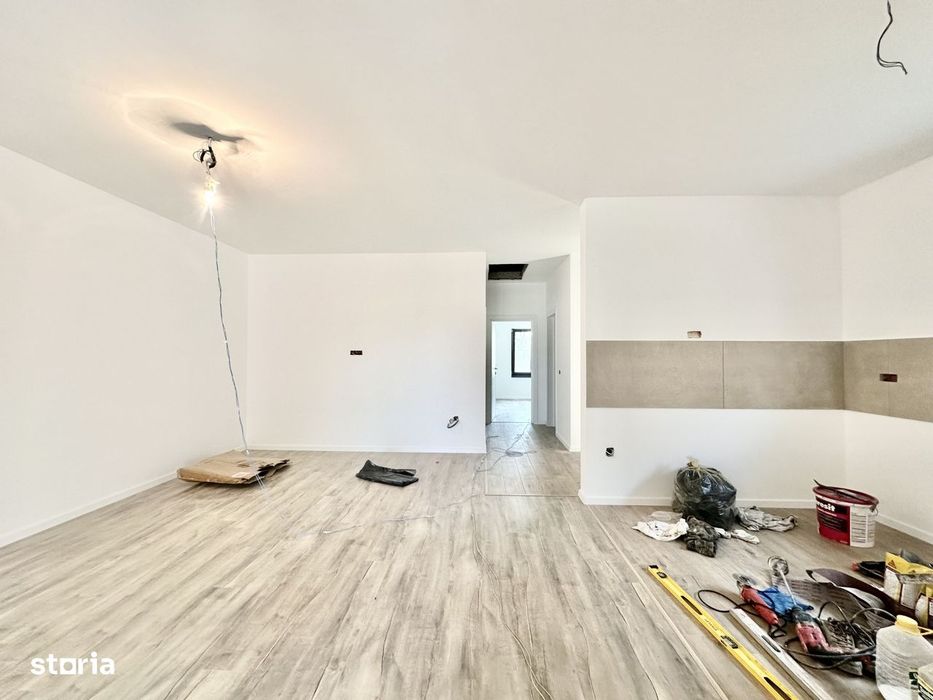 Duplex modern pe parter in Albina – 3 camere, 2 bai si teren generos