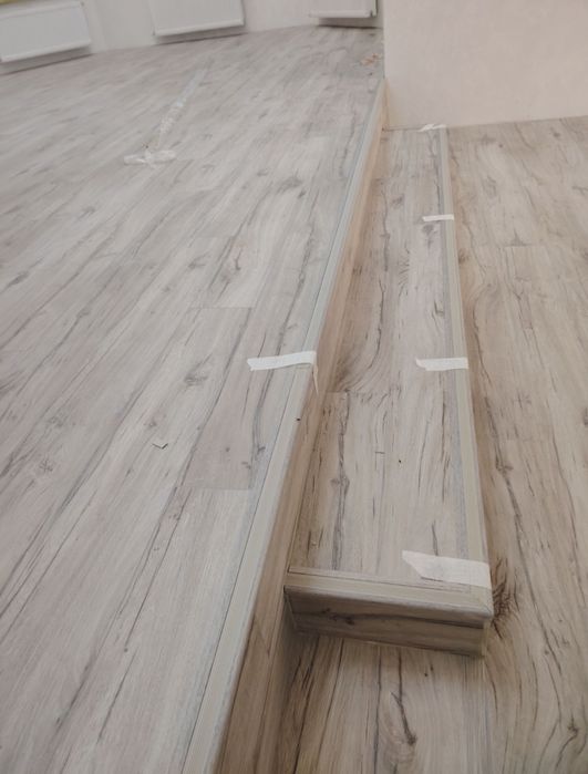 Укладка ламината, наливной пол