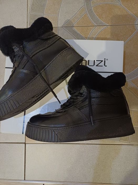 Зимние женские ботинки