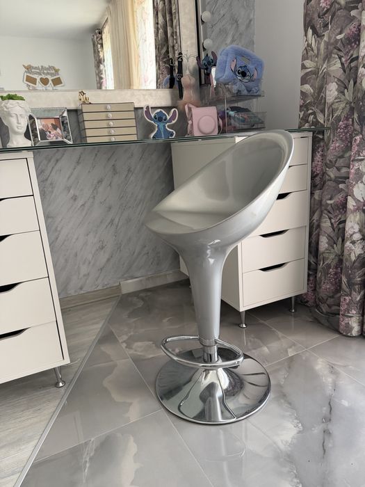 Scaun de bar/machiaj argintiu + crom