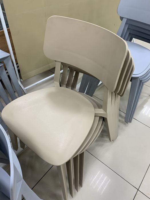 Продам стулья пластмас