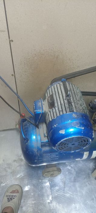 Продам компресор