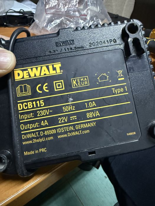 2 bormasini dewalt dcd796 o baterie plus incarcator