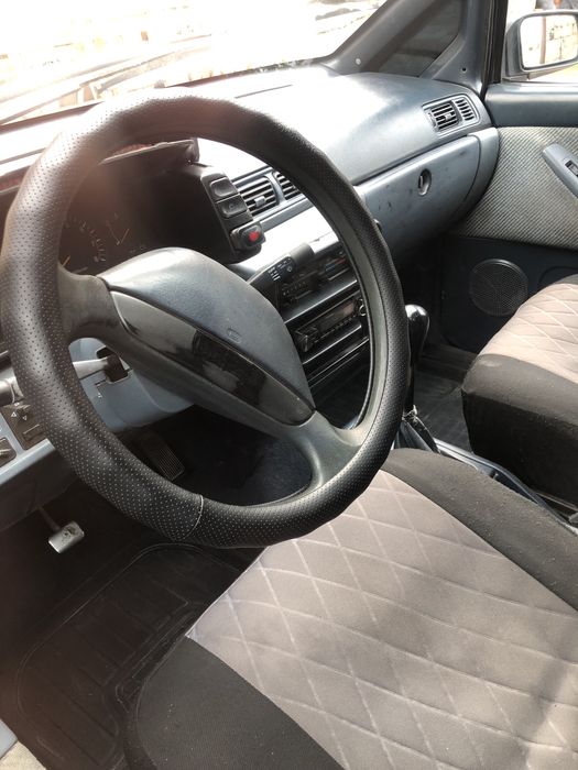 Nissan praire uneversal