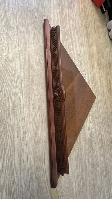Полка угловая для икон