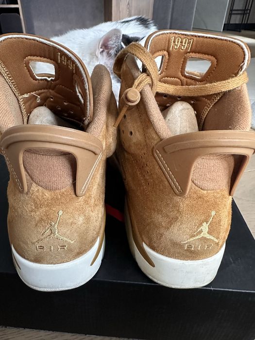 Air Jordan 6 Retro "Golden Harvest/Wheat" sneakers, 11, 45 EU