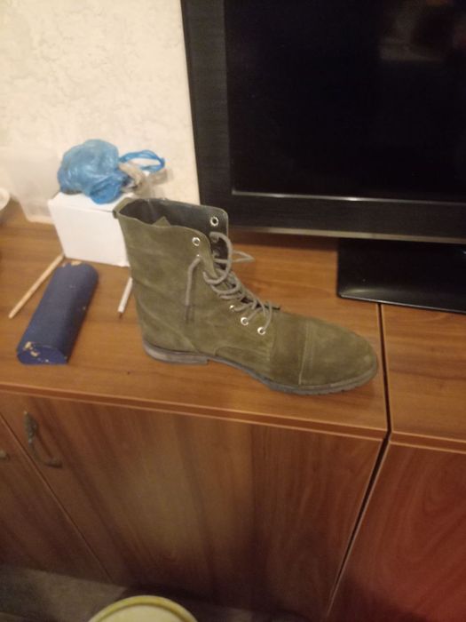 Продам мужские ботинки
