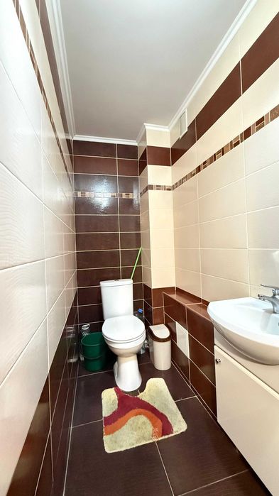 Продам 2 комн. кв. район Азии