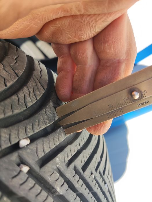 205/55/16 Michelin Alpin