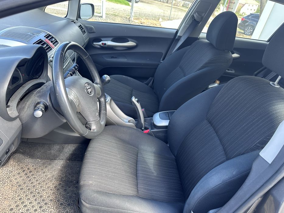 Тойота Аурис / Toyota Auris 1.4 На части