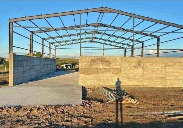 Vând si construim hale metalice