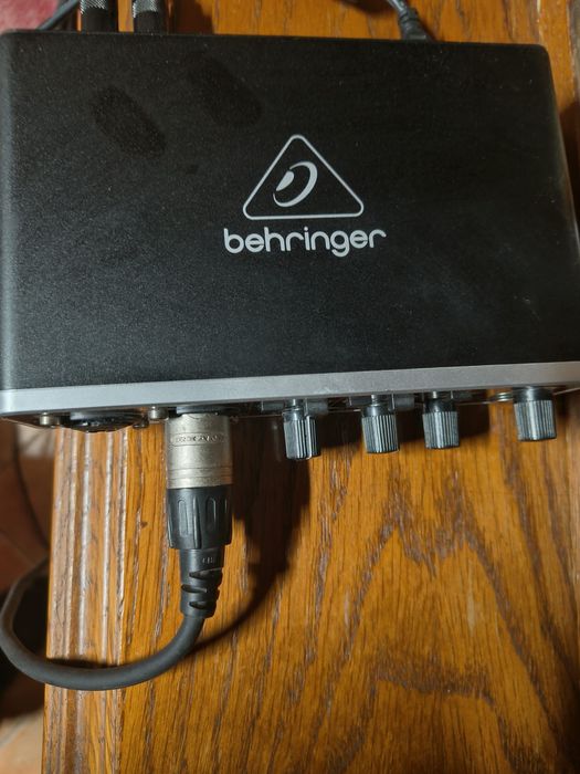 Monitoare studio behringer