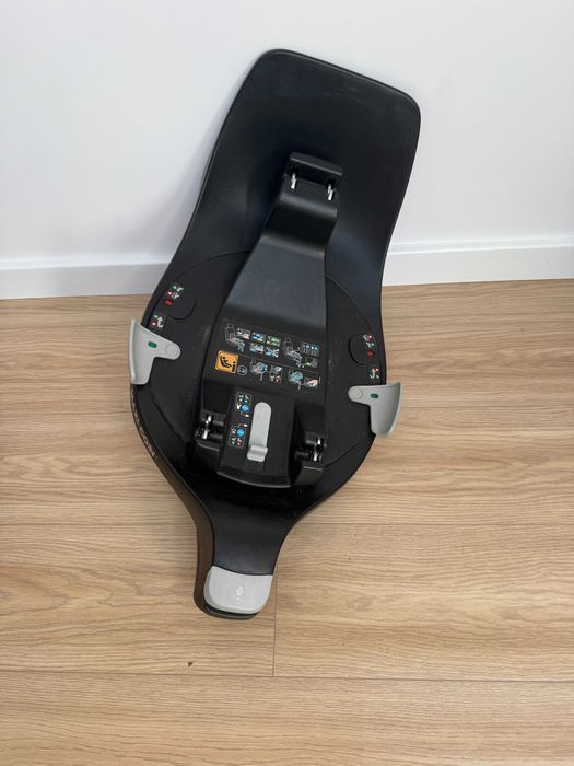 Scaun auto MAXI COSI PEARL 360 + Isofix Family Fix 360 intre 40 cm si 105 cm