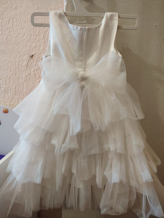 Белое шикарное платье на девочку