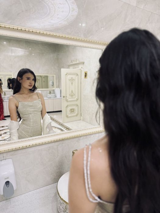 Платье вечернее блестящее