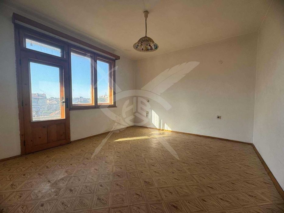 Продава се Къща в Асеновград - 620 кв.м за 1000 €/кв.м - Снимка #1