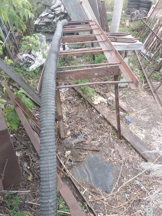 Продам лестницы разного размера 7000т/м