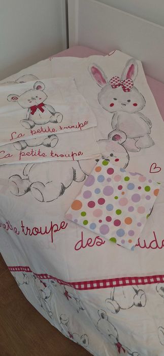 Комплект чаршафи за бебешко легло с матрак 60/120. Използвани.