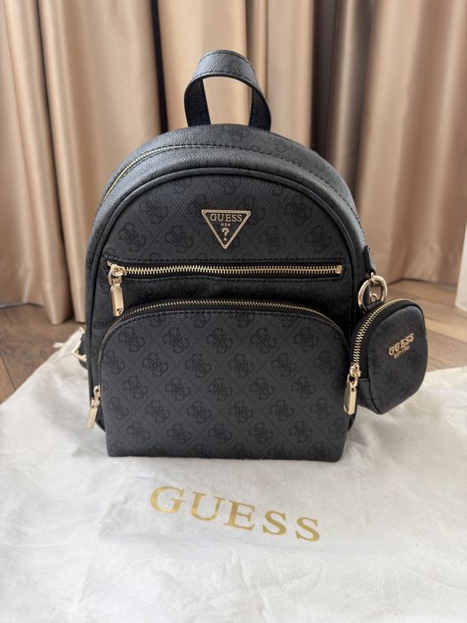 Дамска раница Guess
