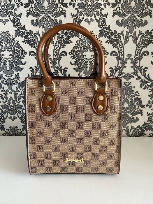 Продам женские сумки новые