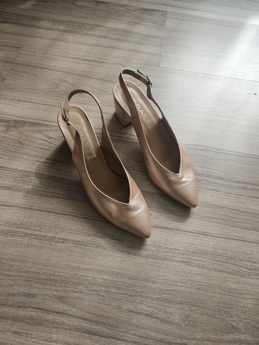 Комплект-елегантни и стилни обувки+малка кокетна чантичка