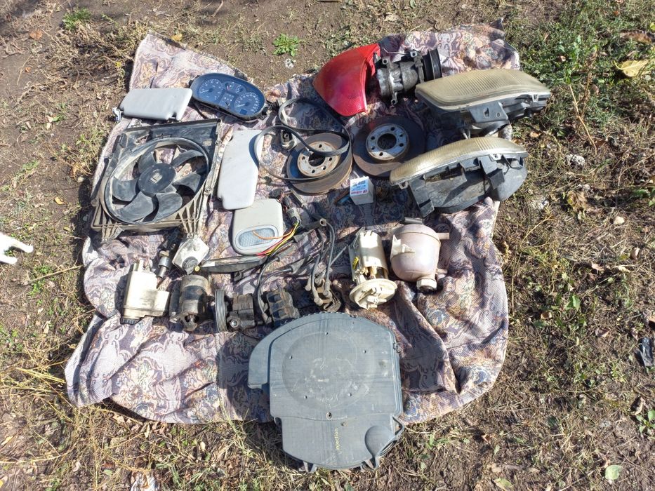 Vând piese pentru Renault Clio 2