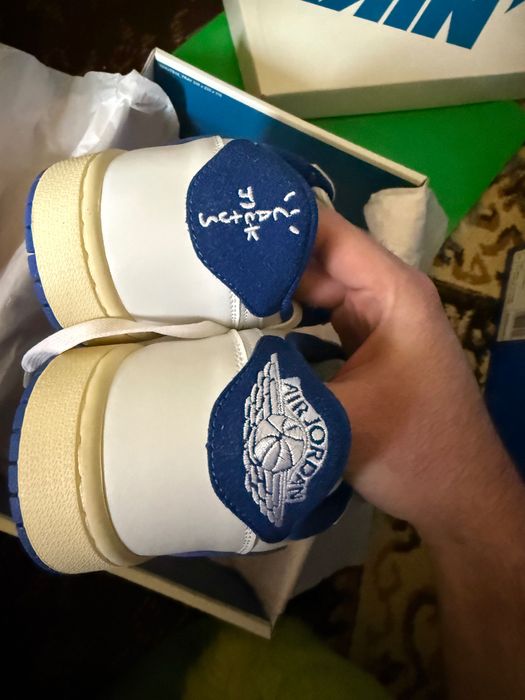 Jordan 1 Travis Scott mărimea 41 si 42