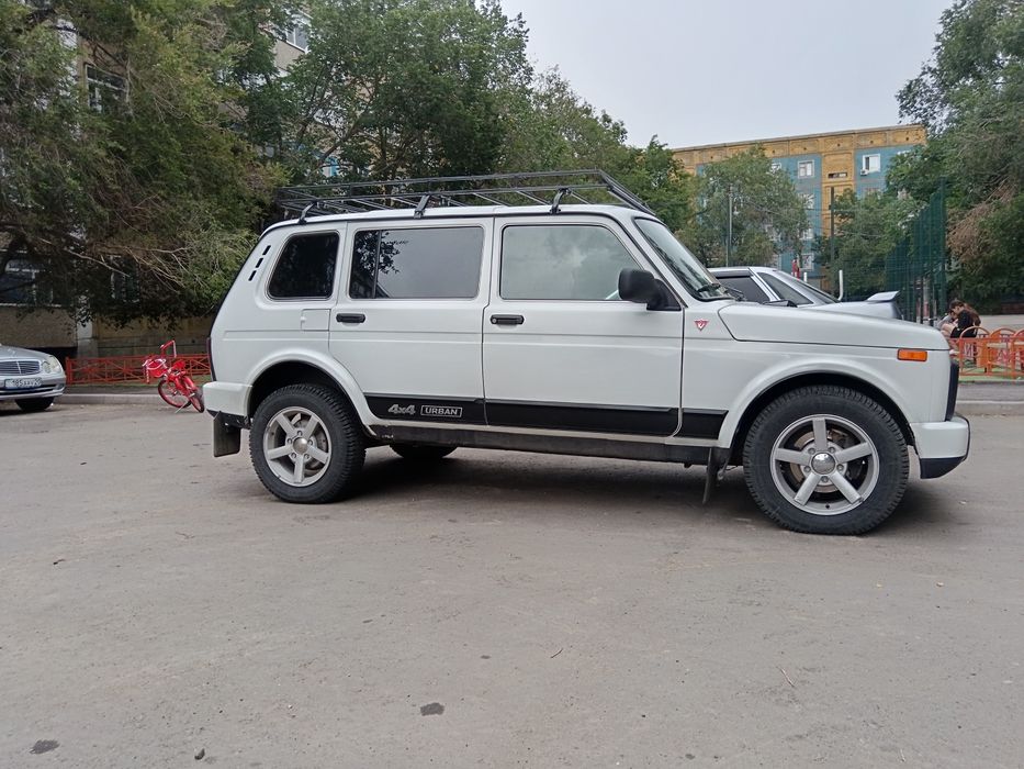 Ваз 21214  в одних руках