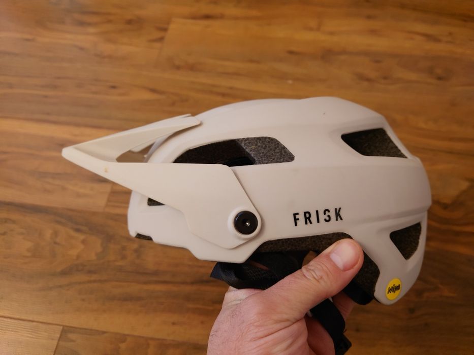 Vând casca protecție bicicliști Cube M 52~57 cm, nefolosită