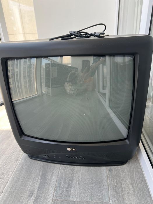 Телевизор (LG, чёрный)