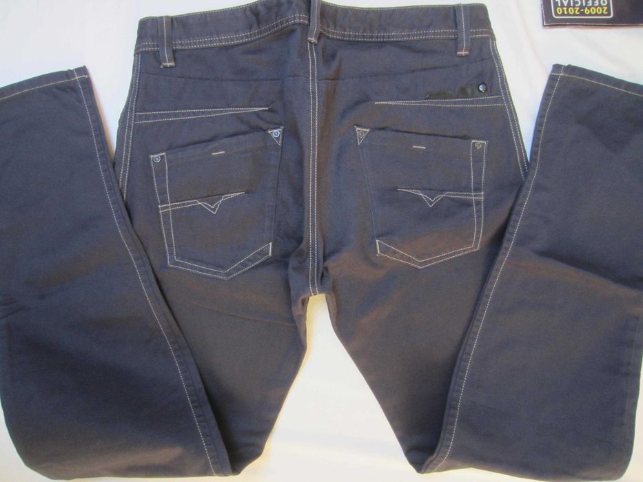 Blugi Diesel DARRON, W33 L34,Talie=88cm,Lung=106cm,drepti, noi