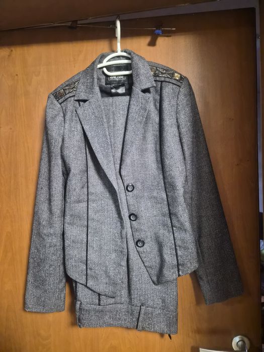 Костюми на различни марки летни и зимни