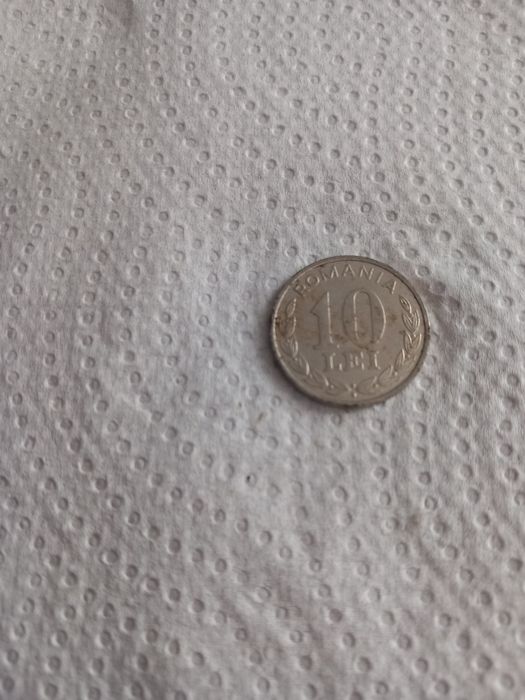 Vând monede vechi în stare foarte buna