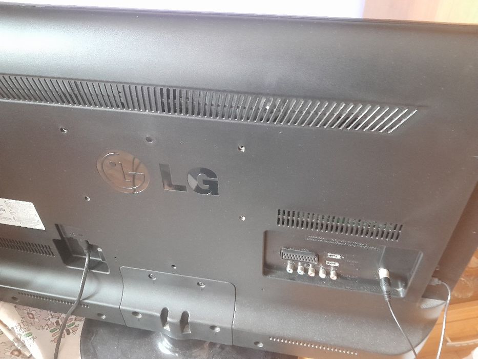 Телевизор LG  32" Led