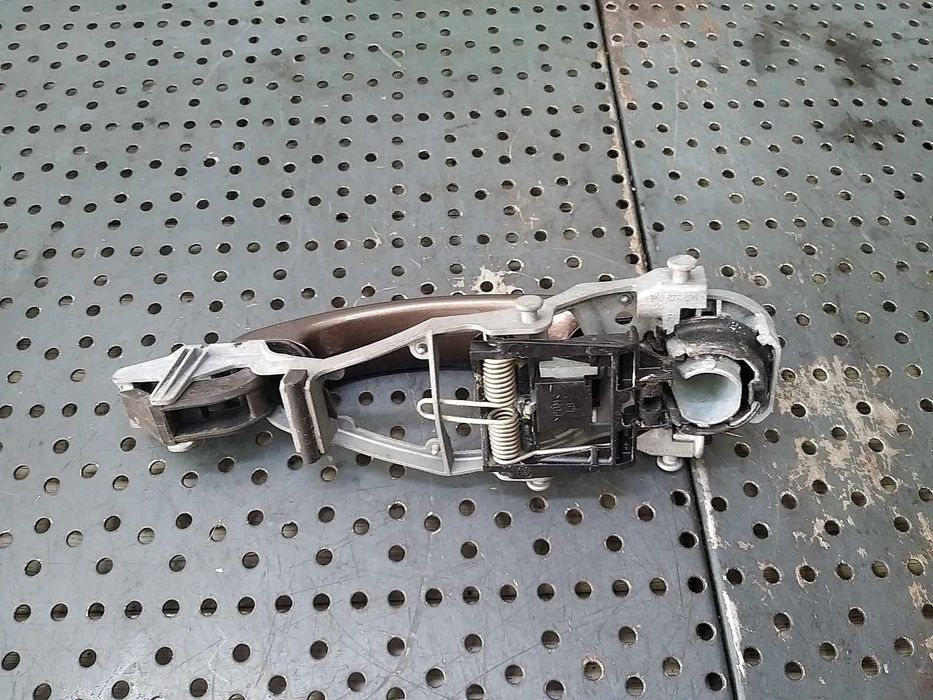 Maner usa stanga spate vw golf 6 5k break 1k0837885a