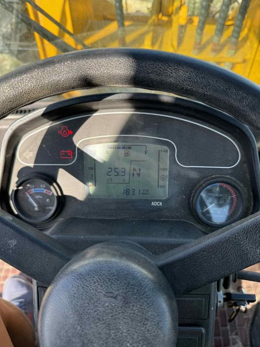 Челен товарач HYTEC ZL18A