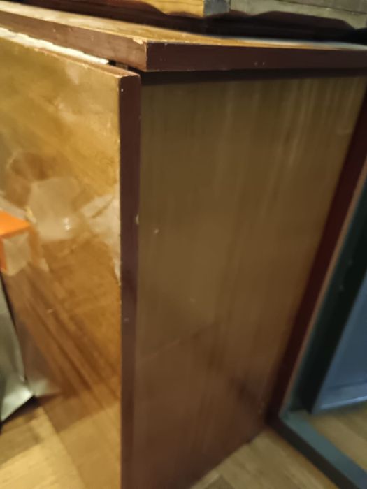 Продам стол книжку