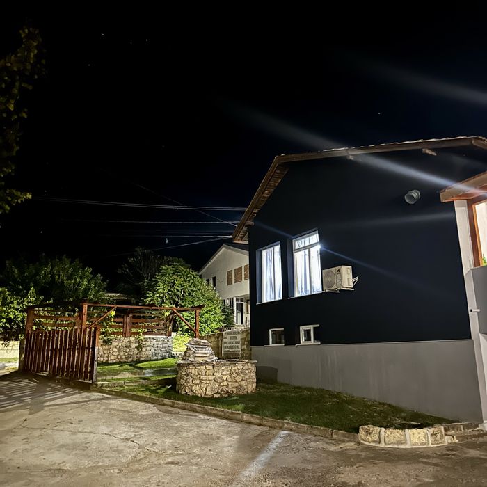 Дава се под наем Заведение в с. Добрина, Област Варна - 569 кв.м за 153 € - Снимка #5