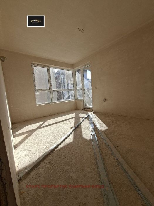 Продава се Тристаен апартамент в Варна, Левски - 102 кв.м за 1726 €/кв.м - Снимка #2