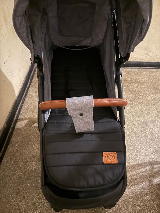 Vând ! Cărucior de oraș Kinderkraft Grande Plus Grey