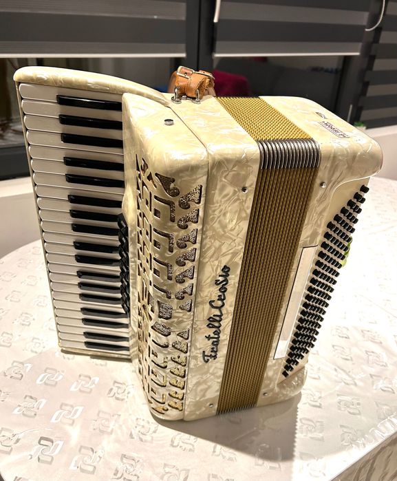 Acordeon Fratelli Crosio 120 basi