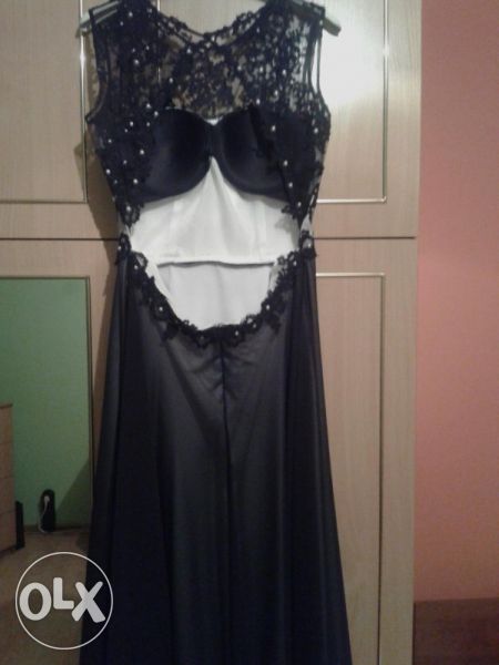 Официялна бална рокля