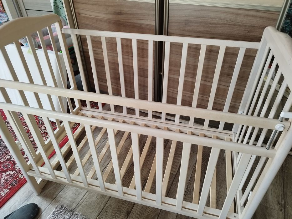 Продам манеж б/у