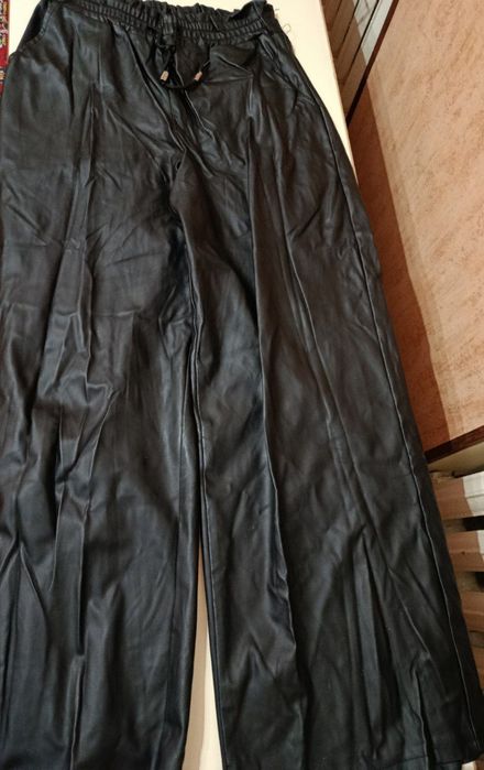 Кожаные брюки , юбки