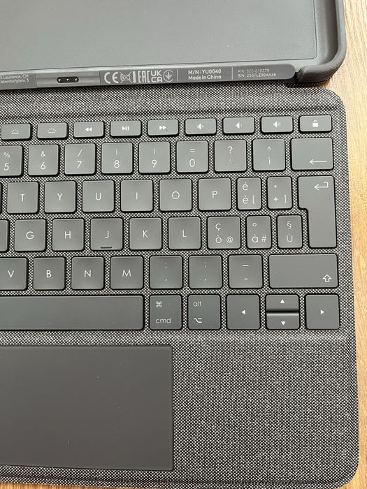 Husa cu tastatura pentru Ipad (generatiile 7,8 si 9)