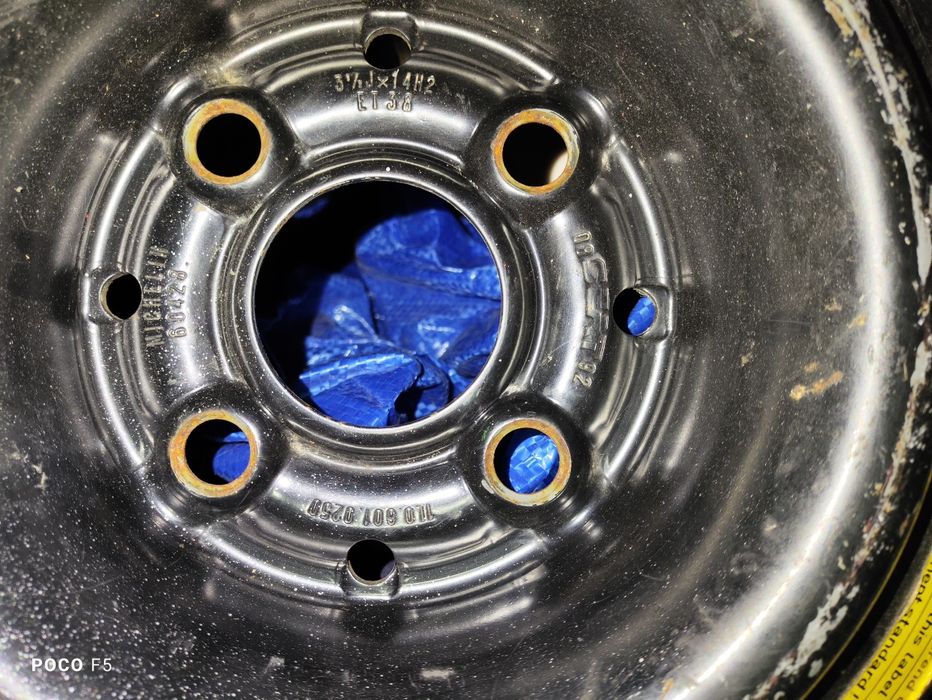 Патерица, резервна гума Мишелин 14 цола