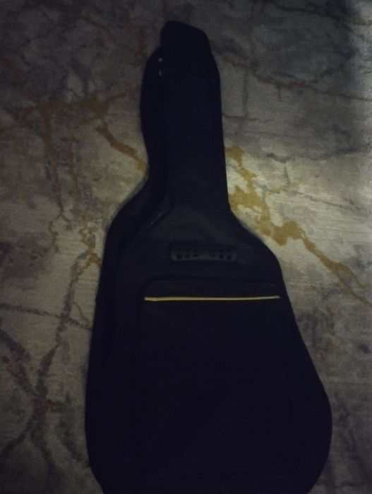 Акустическая гитара